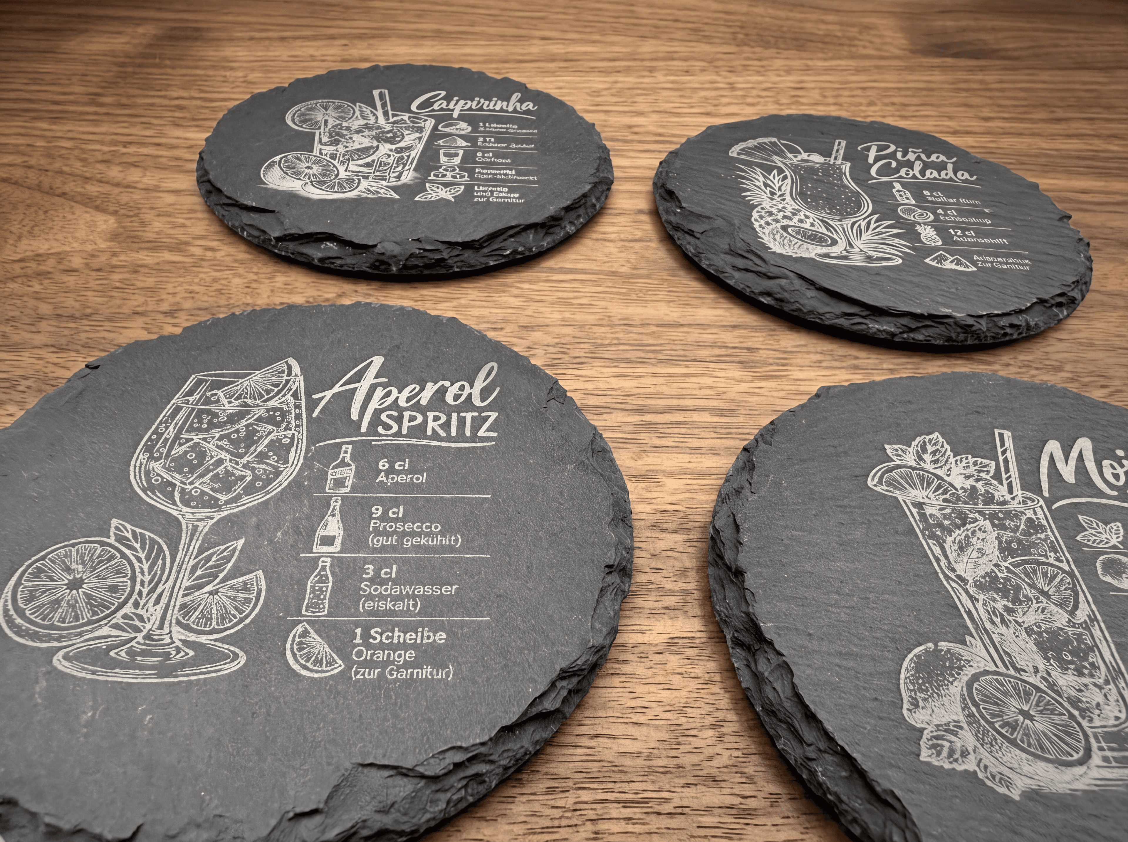 Schiefer Untersetzer mit Cocktail-Rezepten – Gravurkraft handgefertigtes personalisiertes Schild
